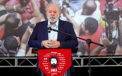 Covid Brasile, Lula: "Vaccinatevi, non seguite decisione di Bolsonaro"