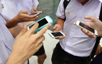 BANGKOK, THAILAND - 2016/08/08: Thai teens play Pokémon GO at the Paragon shopping center. Thailand game Pokémon GO catch Pokémon came a bustle at Park Paragon tightly packed area. This is one of the most common types of Pokémon to catch all day. (Photo by Vichan Poti/Pacific Press/LightRocket via Getty Images)