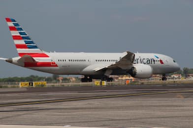 Denuncia contro American Airlines: “Discriminati perché afroamericani"