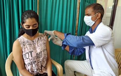 Covid, India: approvato uso vaccini Covaxin e Corbevax dai 6 anni