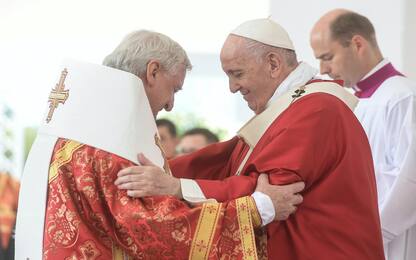 Covid, positivo arcivescovo Babjak: ha celebrato messa con il Papa