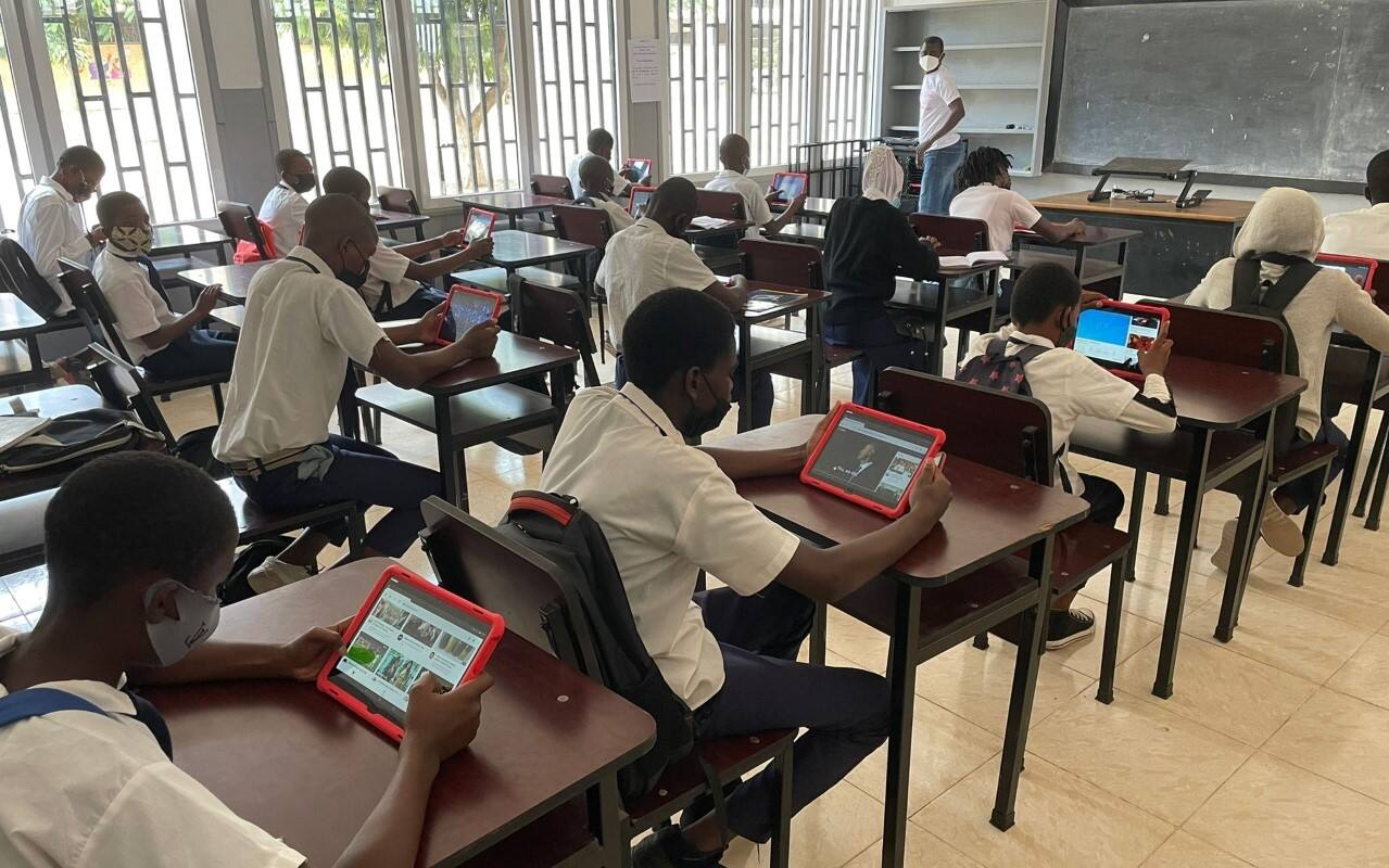 Classe di ragazzi in Mozambico