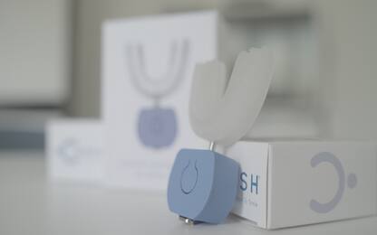 Denti, un nuovo prodotto aiuta a curare l’igiene orale lontano da casa