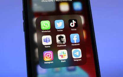 TikTok accusata di “istigazione al suicidio” in Francia