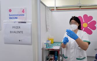 Somministrazione Vaccino Bivalente contro variante Omicron Rieti, 13 Settembre 2022
Somministrazione del vaccino bivalente Pfizer contro variante Omicron presso il Centro Vaccini ex-Bosi di Rieti.
Rieti, 13 September 2022
Administration of the bivalent Pfizer vaccine against Omicron variant at the ex-Bosi Vaccine Centre in Rieti.