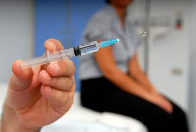 Vaccini contro Covid e influenza, da oggi parte la campagna nel Lazio