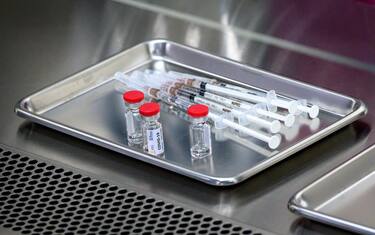 This picture taken on May 23, 2020 shows a tray with doses of a COVID-19 novel coronavirus vaccine candidate ready for trial on monkeys at the National Primate Research Center of Thailand at Chulalongkorn University in Saraburi. - After conclusive results on mice, Thai scientists from the centre have begun testing a COVID-19 novel coronavirus vaccine candidate on monkeys, the phase before human trials. (Photo by Mladen ANTONOV / AFP) (Photo by MLADEN ANTONOV/AFP via Getty Images)