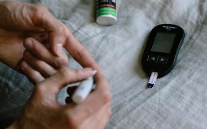 In bilico tra zucchero e insulina: convivere con il diabete di tipo 1