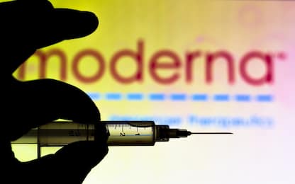 Vaccino Covid, Ue firma contratto con Moderna per 160 milioni di dosi