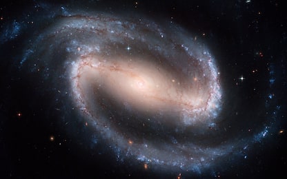 Nasa, maestosa galassia a spirale nella foto astronomica del giorno