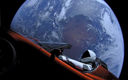SpaceX, Starman e la sua Tesla Roadster mai così vicini a Marte