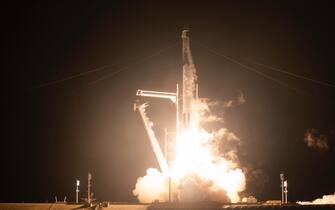 epa08823295 A handout photo made available by NASA shows a SpaceX Falcon 9 rocket carrying the company's Crew Dragon spacecraft launching for NASA's SpaceX Crew-1 mission, to the International Space Station, in Cape Canaveral, Flordia, USA, 15 November 2020. Onboard is NASA astronauts Mike Hopkins, Victor Glover, Shannon Walker and Japan Aerospace Exploration Agency astronaut Soichi Noguchi.  EPA/Joel Kowsky / HANDOUT MANDATORY CREDIT: NASA/Joel Kowsky HANDOUT EDITORIAL USE ONLY/NO SALES