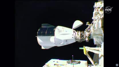 La capsula Crew Dragon si è agganciata alla Stazione Spaziale