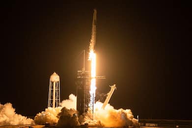 SpaceX Inspiration4, il lancio della Crew Dragon Resilience. VIDEO