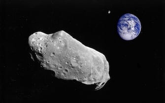 asteroide spazio