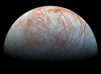 Spazio, la sonda Juno ha catturato immagini ravvicinate di Europa