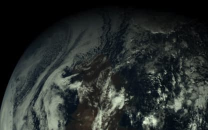 Artemis 1, ArgoMoon ha scattato foto della Terra e della Luna
