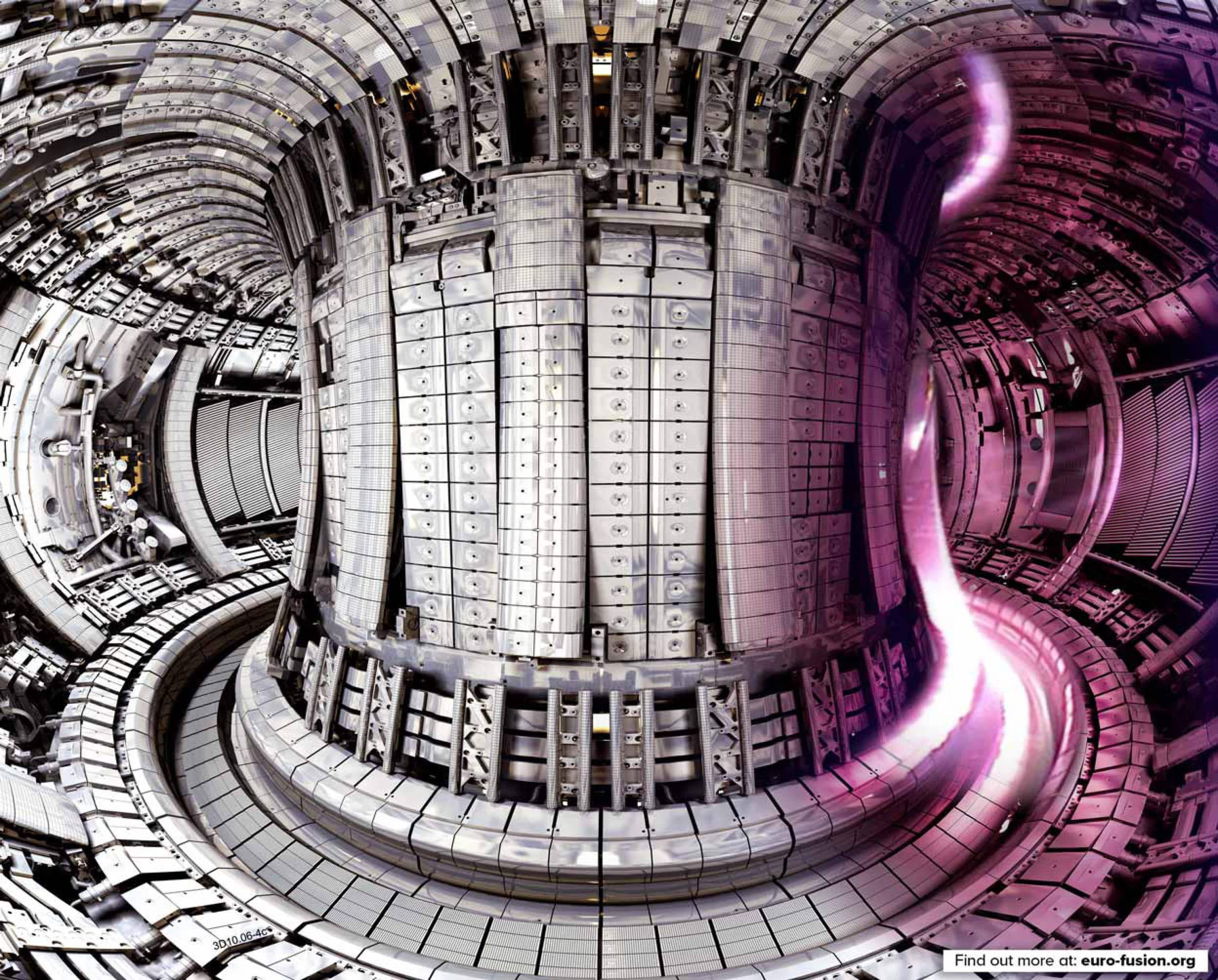 L'interno del reattore sperimentale europeo Jet per la fusione nucleare, in un'immagine tratta da Ukaea (Uk Atomic Energy Authority -Gov.uk)