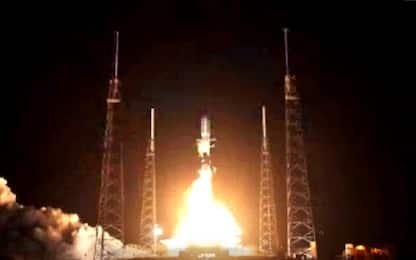 SpaceX, lancio record per Falcon 9: 22 satelliti Starlink nello Spazio