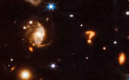 Spazio, il telescopio Webb individua un "punto interrogativo cosmico"