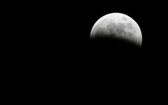 Partial lunar eclipse of October 28, how and where to see it
