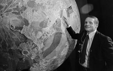 Verso la Luna e oltre: 90 anni fa nasceva Neil Armstrong. FOTO