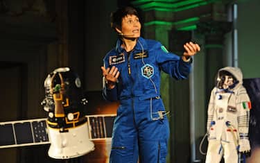 ESA astronaut Samantha Cristoforetti participates at 'F-Light', Lights Festival in Palazzo Vecchio, Florence, 22 December 2015.
ANSA/ MAURIZIO DEGL'INNOCENTI











