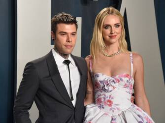 BEVERLY HILLS, CALIFORNIA - FEBRUARY 09:  Fedez (L) and Chiara Ferragni attend the 2020 Vanity Fair Oscar Party hosted by Radhika Jones at Wallis Annenberg Center for the Performing Arts on February 09, 2020 in Beverly Hills, California. (Photo by John Shearer/Getty Images)