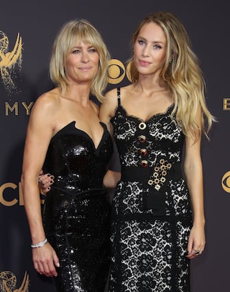 LOS ANGELES, CA - SEPTEMBER 17: (L-R) Robin Wright and daughter Dylan Frances Penn arrive at the 69th Annual Primetime Emmy Awards at Microsoft Theater on September 17, 2017 in Los Angeles, California. (Photo by Dan MacMedan/Getty Images)