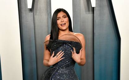 Forbes esclude Kylie Jenner dalla lista dei miliardari: "Ha mentito"