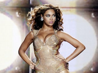 LOS ANGELES, CA - JULY 13:  Singer Beyonce performs at the Staples Center on July 13, 2009 in Los Angeles, California.  (Photo by Kevin Winter/Getty Images)