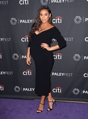 BEVERLY HILLS, CALIFORNIA - SEPTEMBER 10: Shay Mitchell of '"Dollface" attends The Paley Center for Media's 2019 PaleyFest Fall TV Previews - Hulu at The Paley Center for Media on September 10, 2019 in Beverly Hills, California. (Photo by David Livingston/Getty Images)
