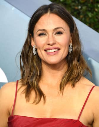 LOS ANGELES, CALIFORNIA - JANUARY 19: Jennifer Garner arrives at the 26th Annual Screen ActorsÂ Guild Awards at The Shrine Auditorium on January 19, 2020 in Los Angeles, California. (Photo by Steve Granitz/WireImage)