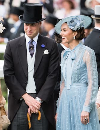 ASCOT, ENGLAND - JUNE 18: Prince William, Duke of Cambridge and Catherine, Duchess of Cambridge attend day one of Royal Ascot at Ascot Racecourse on June 18, 2019 in Ascot, England. (Photo by Samir Hussein/WireImage)