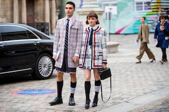PARIS, FRANCE - SEPTEMBER 29: Couple Reuben Selby and Maisie Williams seen outside Thom Browne during Paris Fashion Week Womenswear Spring Summer 2020 on September 29, 2019 in Paris, France. (Photo by Christian Vierig/Getty Images)