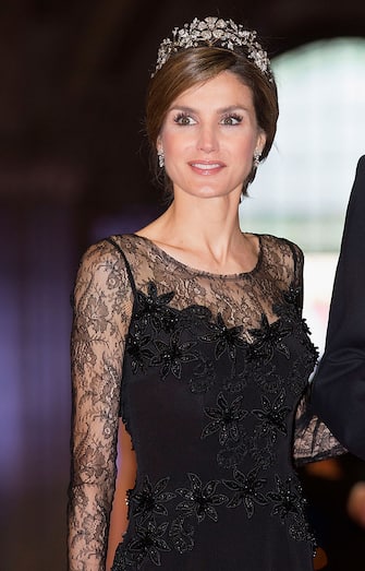 AMSTERDAM, NETHERLANDS - APRIL 29:  Princess Letizia of Spain attends a dinner hosted by Queen Beatrix of The Netherlands ahead of her abdication in favour of Crown Prince Willem Alexander at Rijksmuseum on April 29, 2013 in Amsterdam, Netherlands.  (Photo by Michel Porro/WireImage)