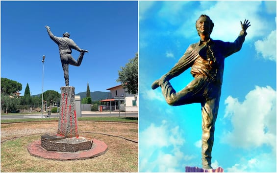 Roberto Benigni Telefona Allo Scultore Per Chiedere Come Sta La Sua Statua Imbrattata Sky TG24