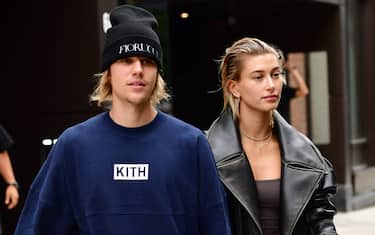 NEW YORK, NY - SEPTEMBER 14:  Justin Bieber and Hailey Baldwin seen on the streets of Brooklyn on September 14, 2018 in New York City.  (Photo by James Devaney/GC Images)