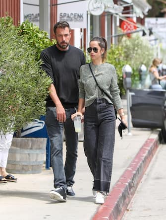 LOS ANGELES, CA - JUNE 20: Ana de Armas and Ben Affleck are seen on June 20, 2020 in Los Angeles, California.  (Photo by BG004/Bauer-Griffin/GC Images)