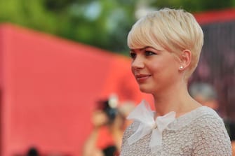 VENICE, ITALY - SEPTEMBER 05:  Actress Michelle Williams attends the "Meek's Cutoff" premiere during the 67th Venice Film Festival at the Sala Grande Palazzo Del Cinema on September 5, 2010 in Venice, Italy.  (Photo by Pascal Le Segretain/Getty Images)