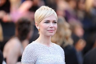 HOLLYWOOD, CA - FEBRUARY 27: Actress Michelle Williams arrives at the 83rd Annual Academy Awards held at the Kodak Theatre on February 27, 2011 in Hollywood, California. (Photo by Jason Merritt/Getty Images)