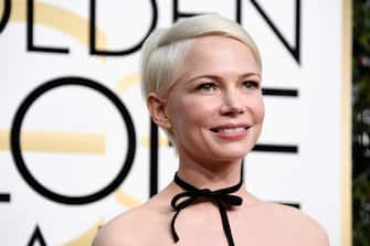 BEVERLY HILLS, CA - JANUARY 08:  Actress Michelle Williams attends the 74th Annual Golden Globe Awards at The Beverly Hilton Hotel on January 8, 2017 in Beverly Hills, California.  (Photo by Frazer Harrison/Getty Images)