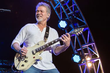 CHULA VISTA, CA - SEPTEMBER 30:  Guitarist Eddie Van Halen of Van Halen performs on stage at Sleep Train Amphitheatre on September 30, 2015 in Chula Vista, California.  (Photo by Daniel Knighton/Getty Images)