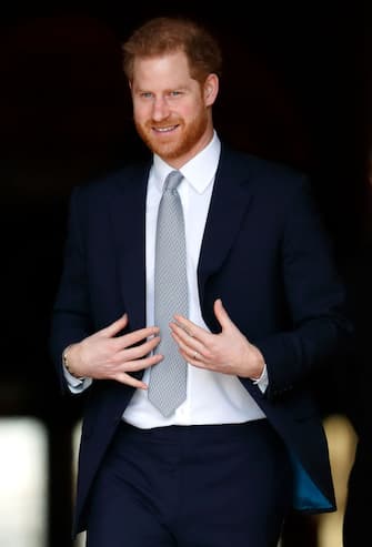 LONDON, UNITED KINGDOM - JANUARY 16: (EMBARGOED FOR PUBLICATION IN UK NEWSPAPERS UNTIL 24 HOURS AFTER CREATE DATE AND TIME) Prince Harry, Duke of Sussex hosts the Rugby League World Cup 2021 draws for the men's, women's and wheelchair tournaments at Buckingham Palace on January 16, 2020 in London, England. (Photo by Max Mumby/Indigo/Getty Images)