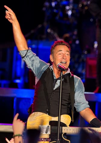 151177541 PHILADELPHIA, PA - SEPTEMBER 02: Bruce Springsteen And The E Street Band perform at Citizens Bank Park on September 2, 2012 in Philadelphia, Pennsylvania. (Photo by Gilbert Carrasquillo/WireImage)