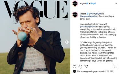 Harry Styles in abiti da uomo e da donna su copertina Vogue: polemica