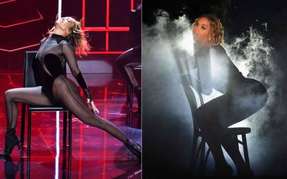 Jennifer Lopez agli American Music Awards. I fan: ha copiato Beyonce