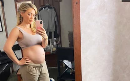 Hilary Duff incinta mostra il pancione su Instagram