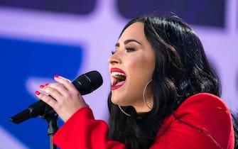 epa08128383 (FILE) - US performer Demi Lovato sings during the March For Our Lives in Washington, DC, USA, 24 March 2018  (reissued 14 January 2020). Demi Lovato on 14 January 2020 announced via social media that she will be performing at the 2020 Grammy Awards, which will mark her first live performance since overdosing in 2018.  EPA/JIM LO SCALZO *** Local Caption *** 54221583
