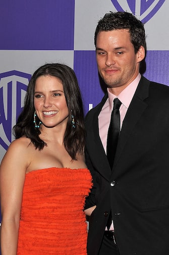 BEVERLY HILLS, CA - JANUARY 17:  Actors Sophia Bush and Austin Nichols attend the InStyle and Warner Bros. 67th Annual Golden Globes post party held at the Oasis Courtyard at The Beverly Hilton Hotel on January 17, 2010 in Beverly Hills, California.  (Photo by Lester Cohen/WireImage)